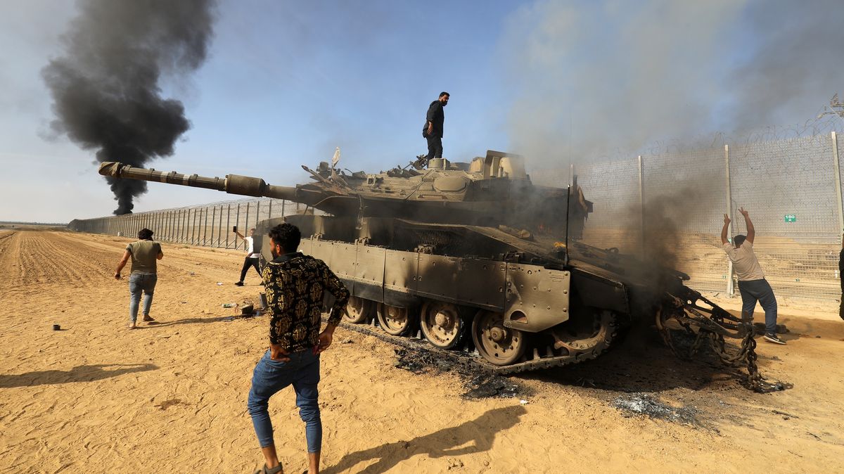 Izraelští vojáci jsou v srdci Chán Júnisu na jihu Pásma Gazy